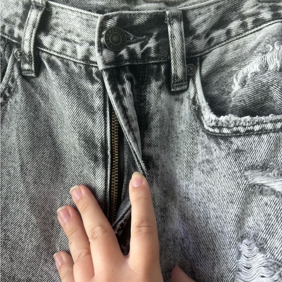American Eagle gray ripped jeans regular size 4 - Picture 3 of 7
